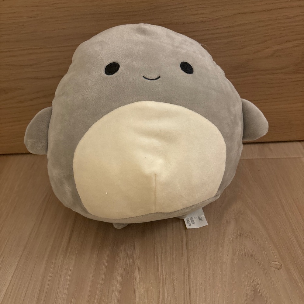 “Gordon” shark squishmallow